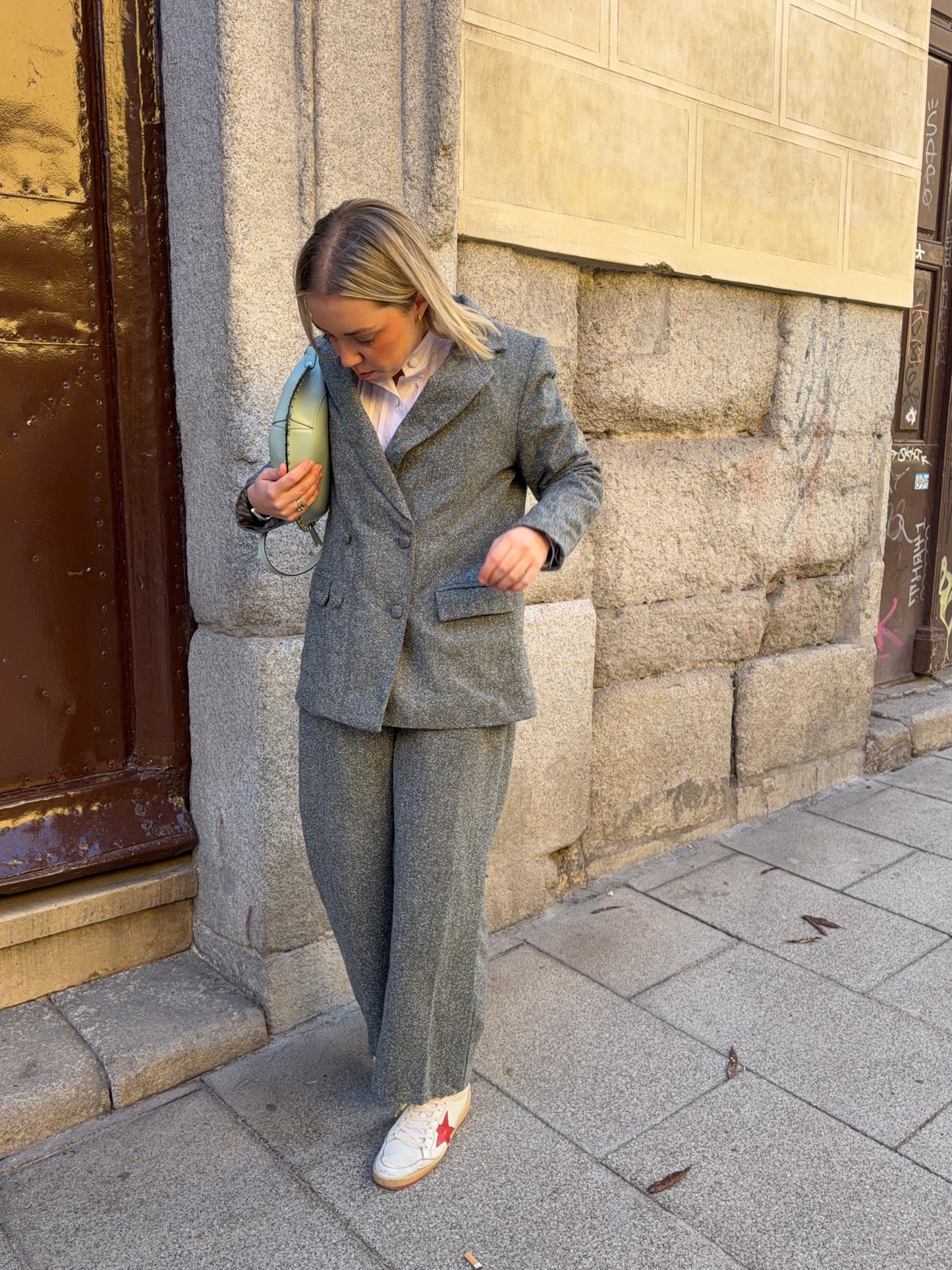 Traje Lille ( Espiga gris)